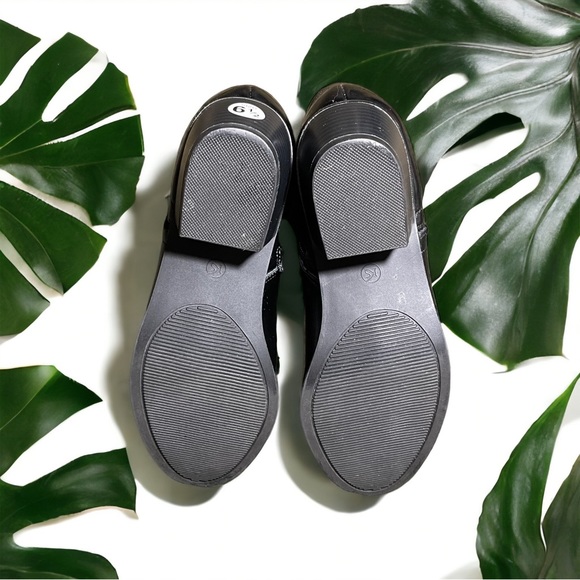 Karen Scott Black Faux Leather Ankle Boots | Size 6.5 | Zip & Block Heel - Picture 2 of 3